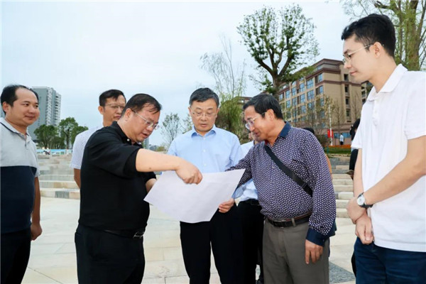 肖承貴深入市城投集團重點項目建設現(xiàn)場調研